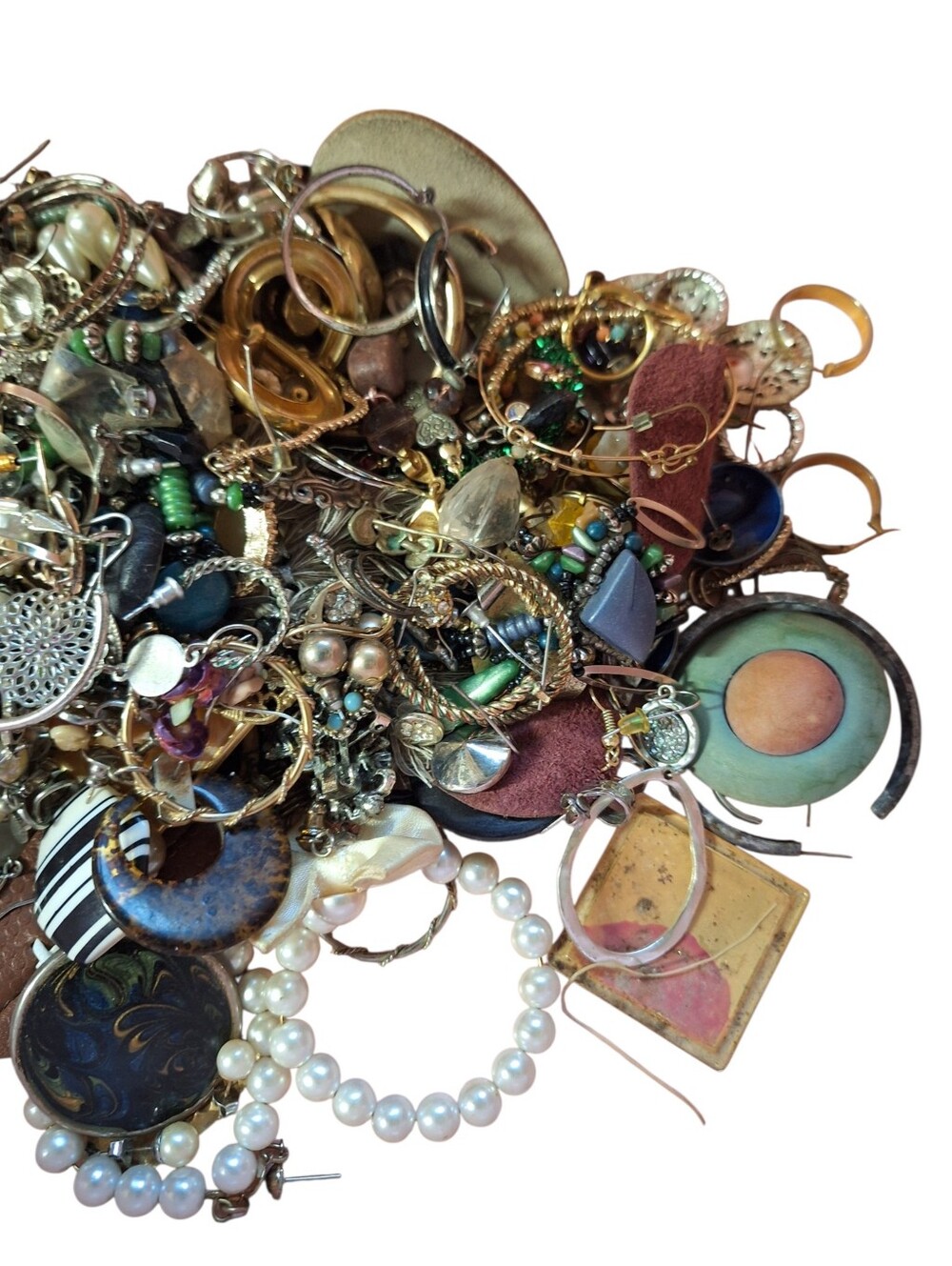 2.5 LBS Matched Loose Earrings Vintage to Now Bohemian 80's 90's Reseller - Picture 2 of 4